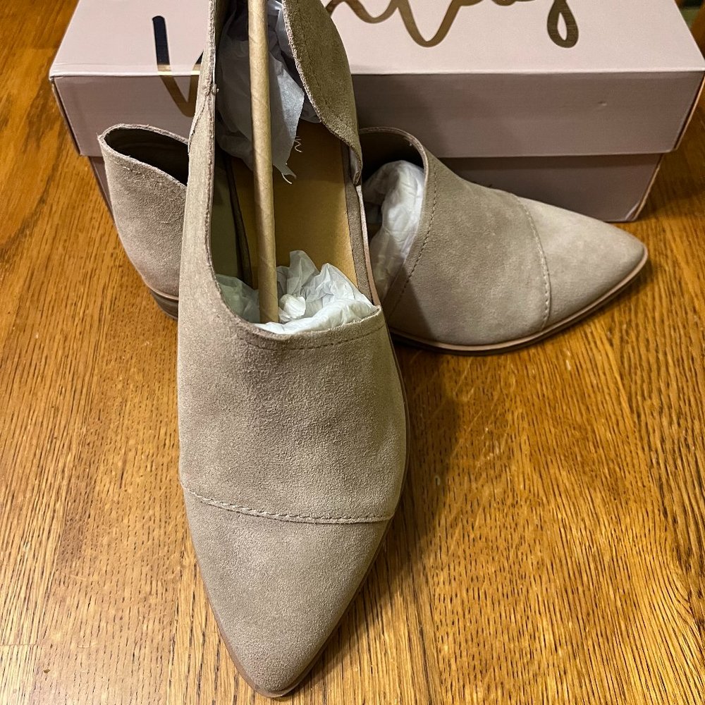 Women's Crown Vintage Suede Shoes 8M Style Shay NIB